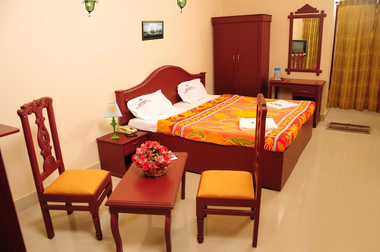 Hotel Nuhman Kondotty Kültér fotó
