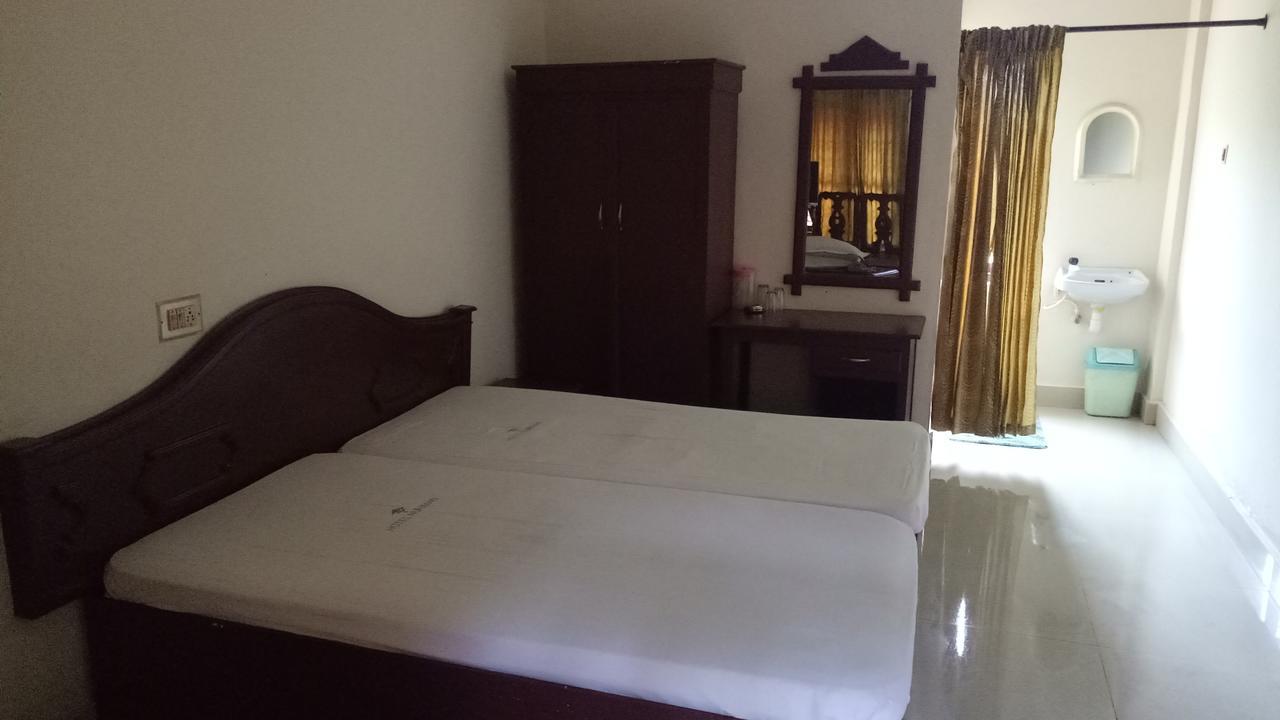 Hotel Nuhman Kondotty Kültér fotó