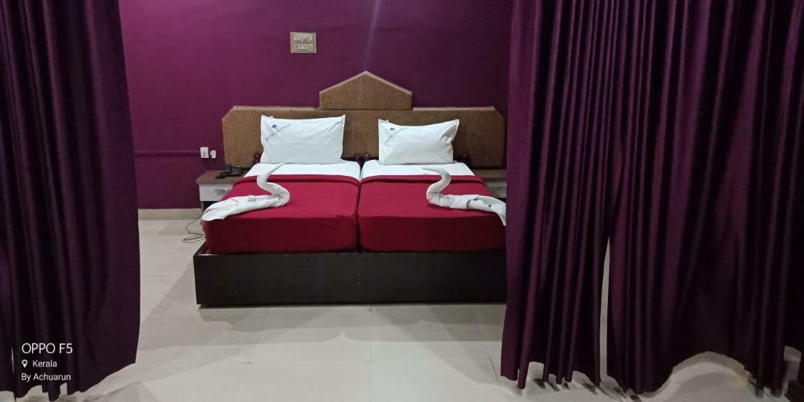 Hotel Nuhman Kondotty Kültér fotó