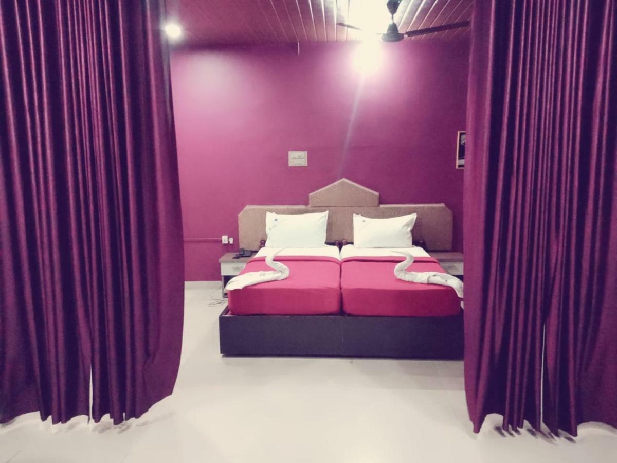 Hotel Nuhman Kondotty Kültér fotó